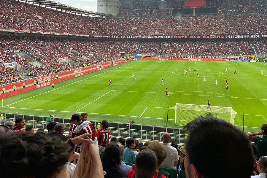 AC Milan header